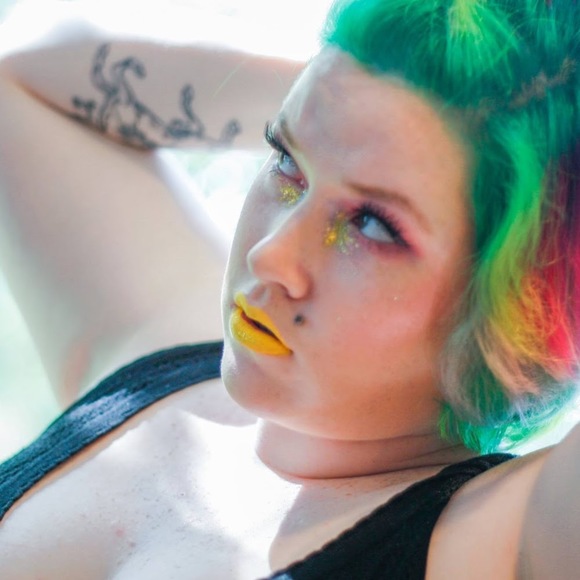 Meet your Posher, Phoebe - Picture 1 of 1